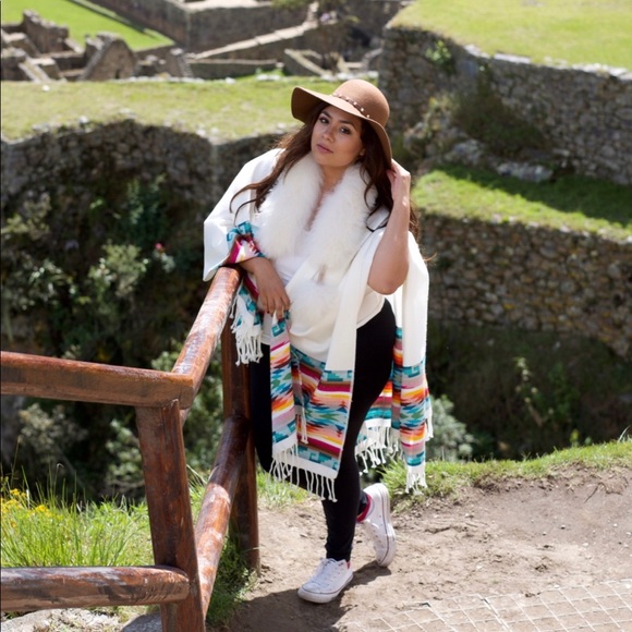 White baby alpaca scarf - Picture 4 of 6